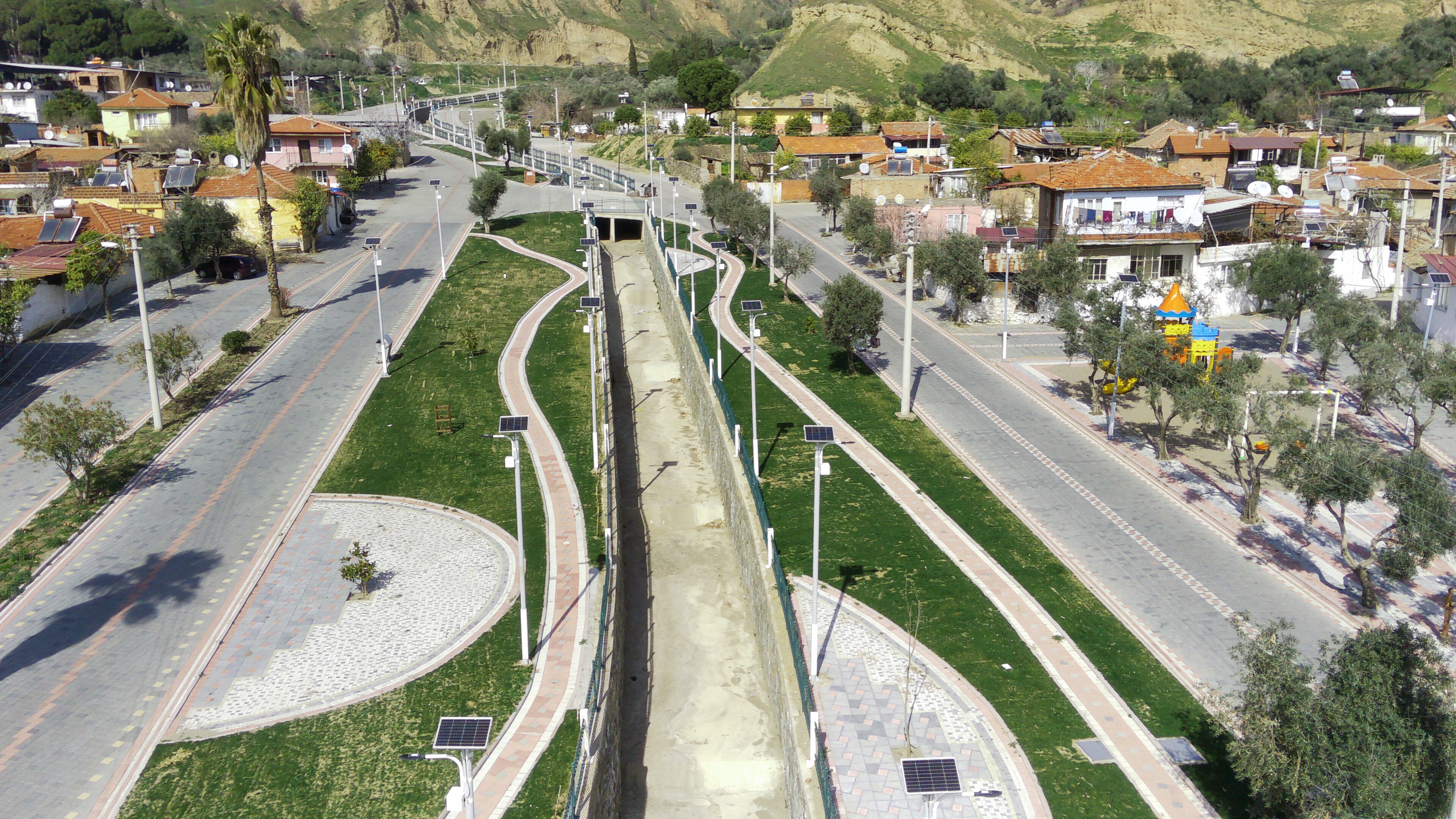  Kuyucak Belediyesi Kargılıdere Millet Bahçesi Son Etap Yeşil Yol Çalışmaları